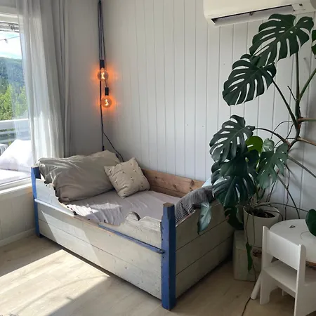 Fult Utstyrt Enebolig, Landlig, Barnevennlig Iveland